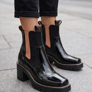 Authentic Louis Vuitton Star Trail Ankle Boots black patent leather sz 39 8 1/2